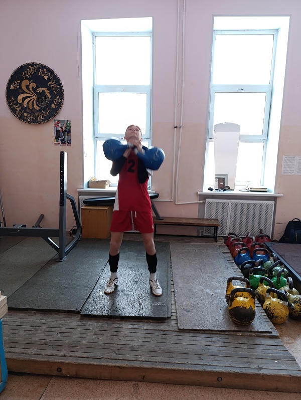 Соревнования по гиревому спорту.